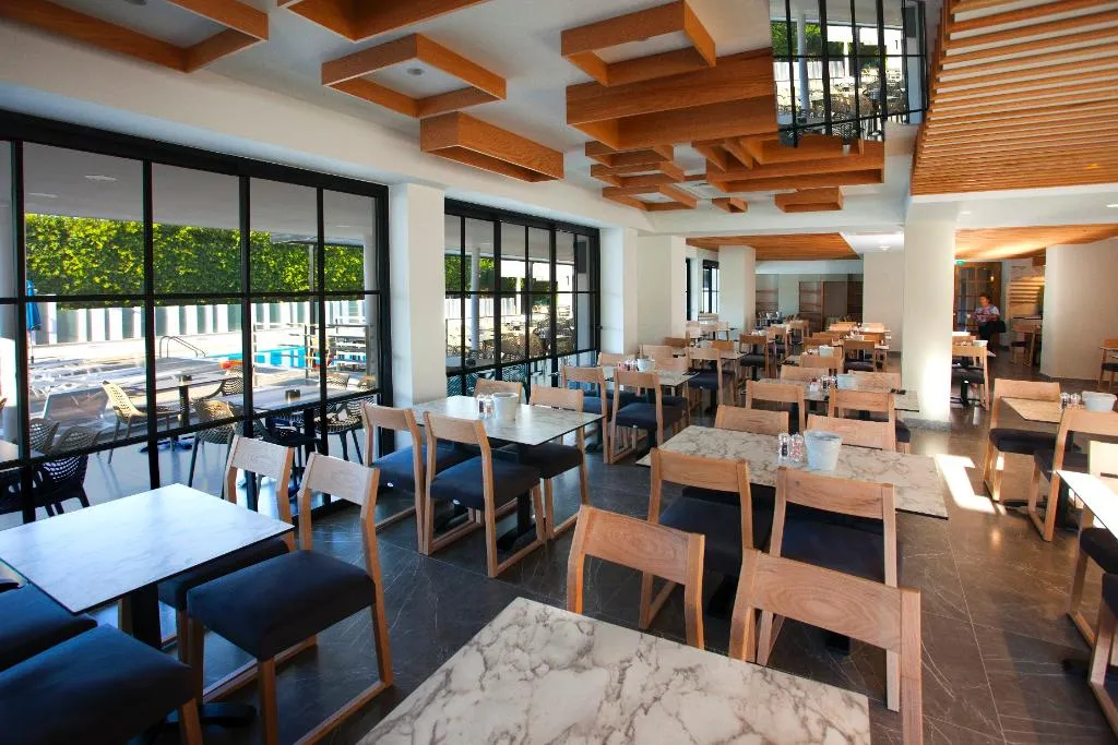 Restaurant, Pefkos Hotel, Cyprus
