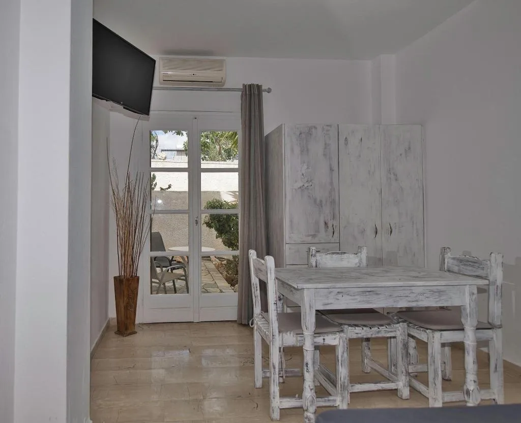 Room, Ira Apartments, Santorini