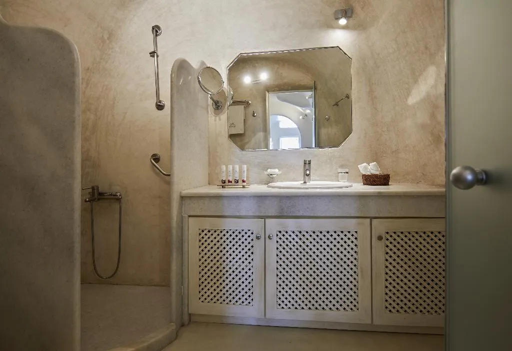 SUITE STANDARD Room, Iliovasilema Hotel & Suites, Santorini