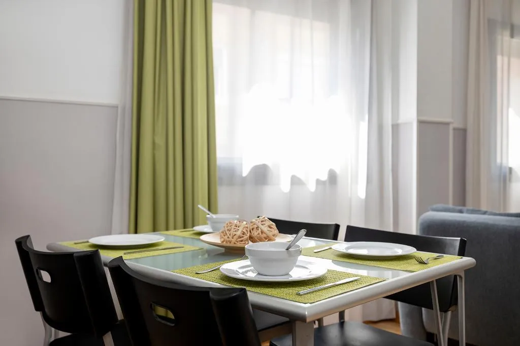 APARTMENT CAPACITY 2 TWO BEDROOMS Room, Sata Park Güell Area, Barcelona