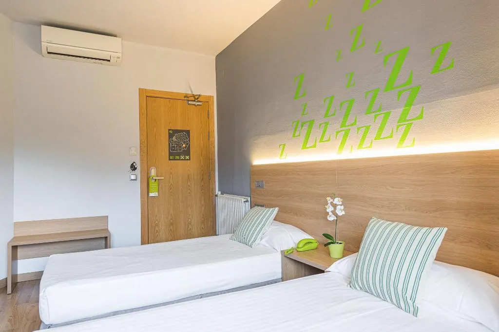 Room, Erba By Pillow, Costa Brava
