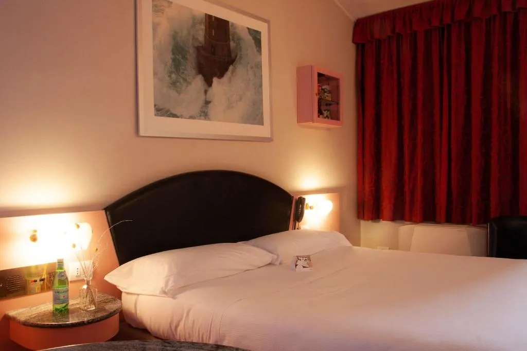 Room, Hotel Motel 2000, Milan