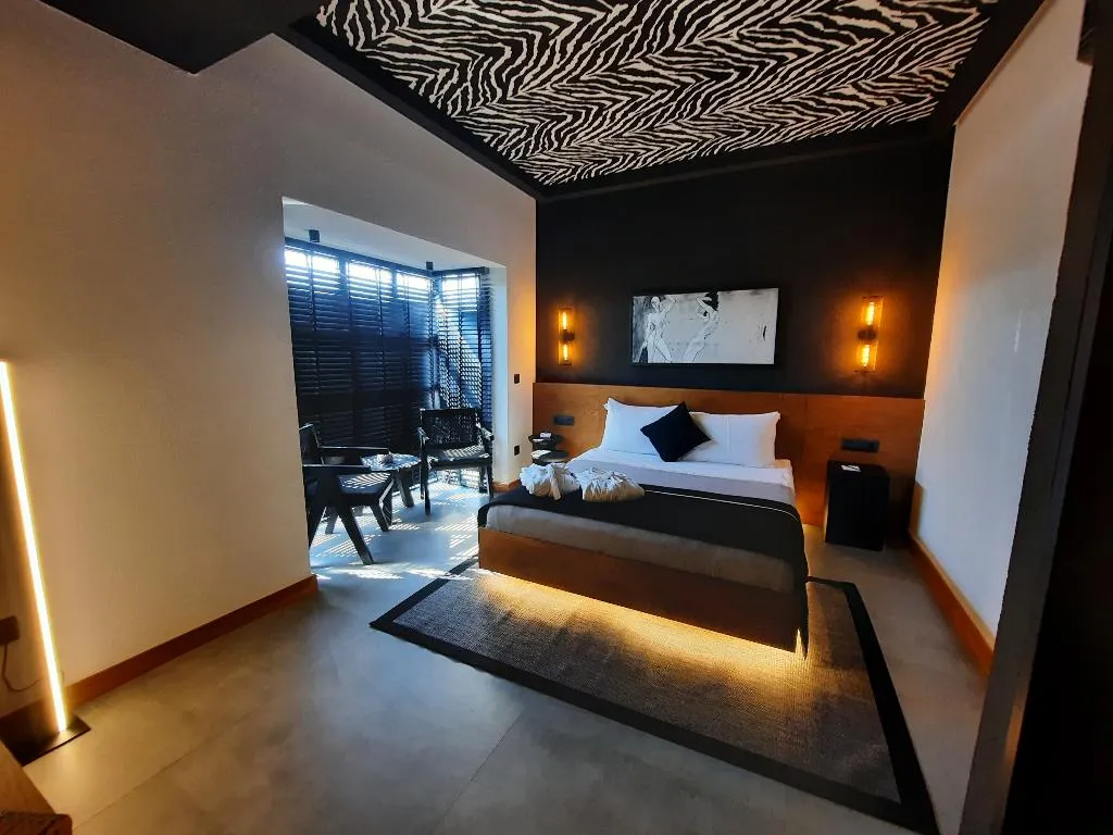 SUITE ONE BED Room, The Local House Alacati, Izmir