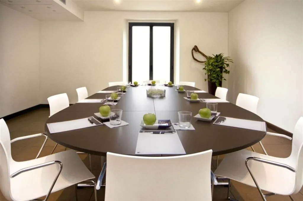 Conferences, Reds Redaelli, Milan