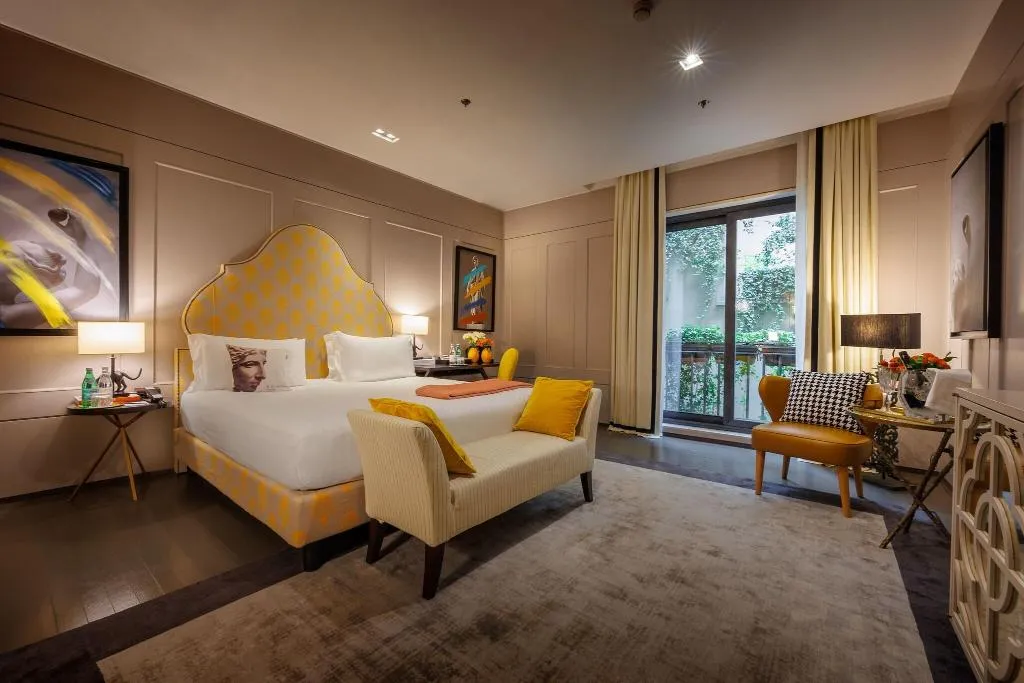 SUITE DELUXE KING BED Room, Singer Palace Hotel, Rome