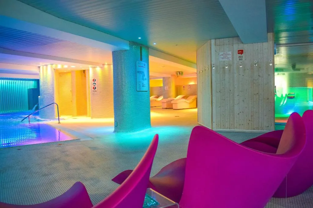Sports and Entertainment, Ambassador Playa II, Costa Blanca