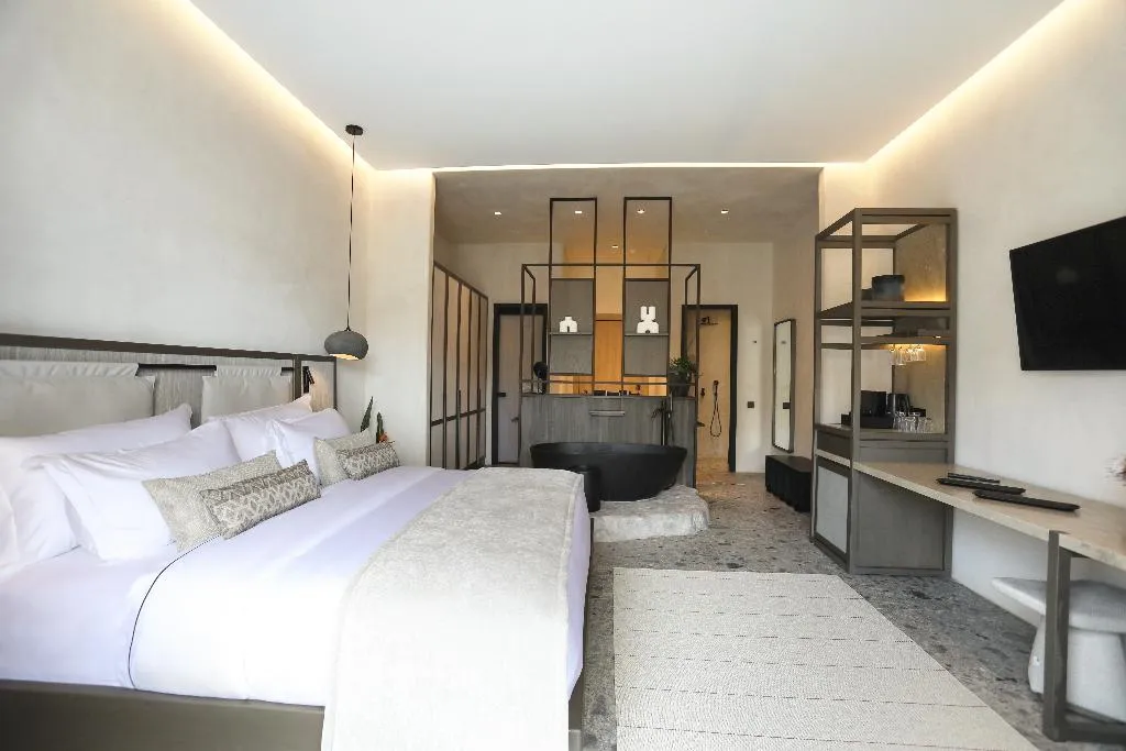 JUNIOR SUITE WITH JACUZZI Room, Aeonic Suites & Spa, Mykonos