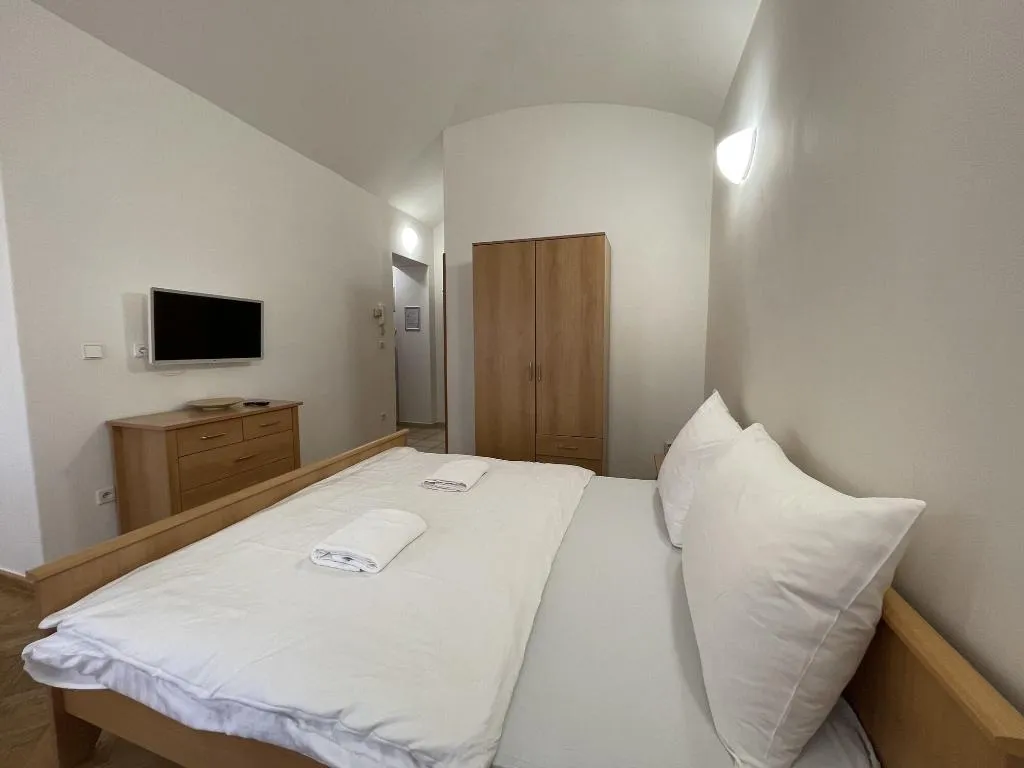 QUADRUPLE TWO BEDROOMS Room, Boutique Apartments White Swan, Prague