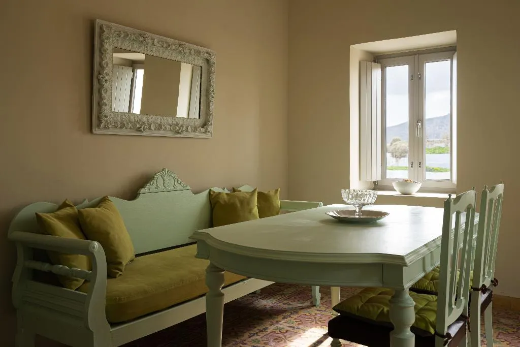 SUITE WITH JACUZZI WITH VIEWS Room, Nomikos Mansion, Santorini