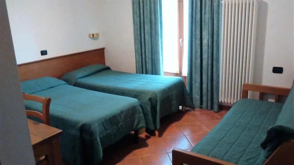 Room, Casalpina Don Barra, Milan