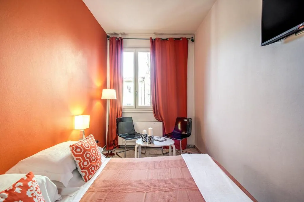 DOUBLE QUEEN SIZE BED Room, Boston, Florence