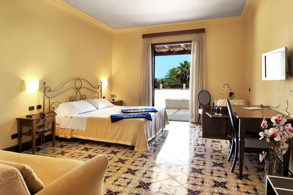 Room, Aktea, Catania