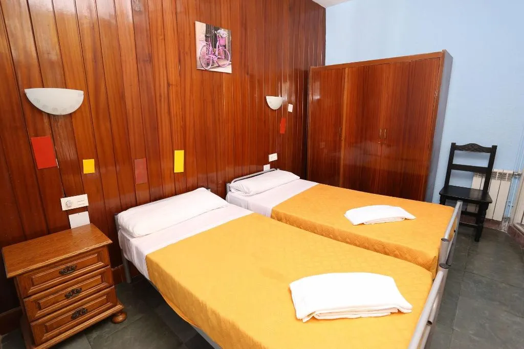 Room, Hostal Atlantic, Costa Brava