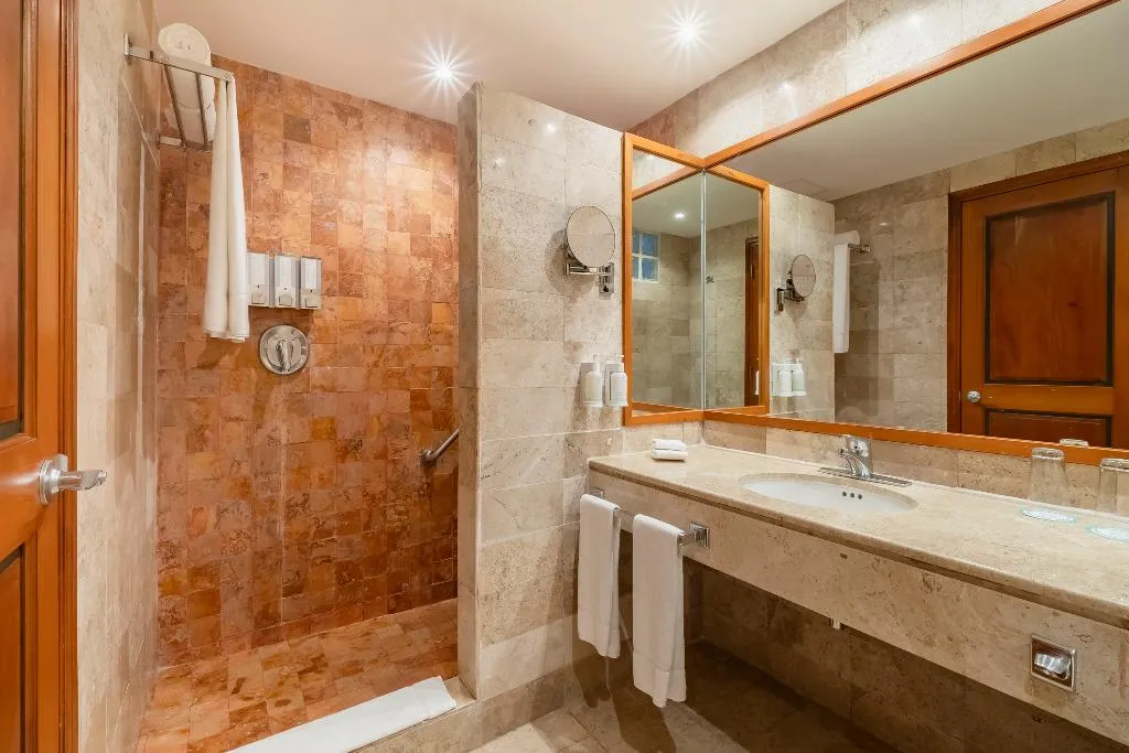JUNIOR SUITE STANDARD Room, Iberostar Waves Paraiso Beach All Inclusive, Cancun Area