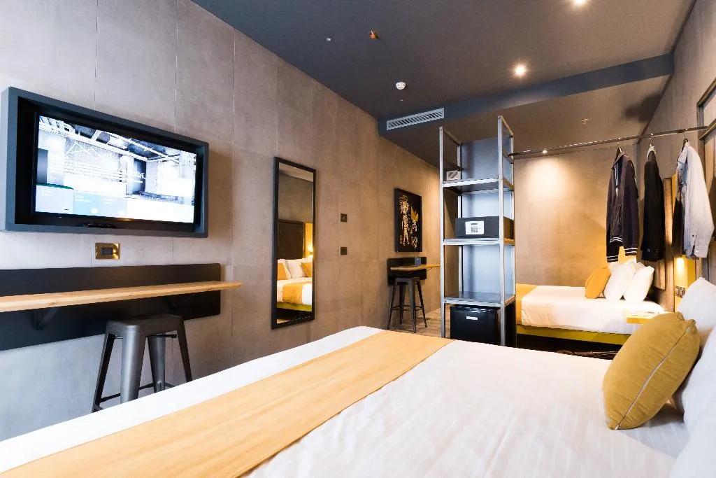 JUNIOR SUITE CAPACITY 4 Room, J24 Hotel Milano, Milan