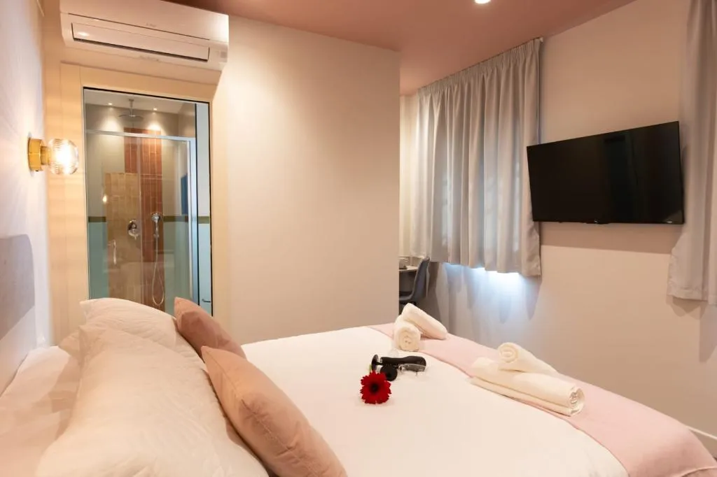 DOUBLE DELUXE POOL VIEW Room, Boutique Rooms Playa Burriana, Costa Del Sol