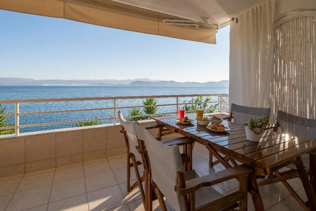 APARTMENT SEA VIEW Room, Meli Apartments & Villas, Kalamata