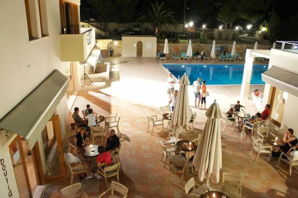 Bar, Alonissos Beach Bungalows & Suites Hotel, Skiathos