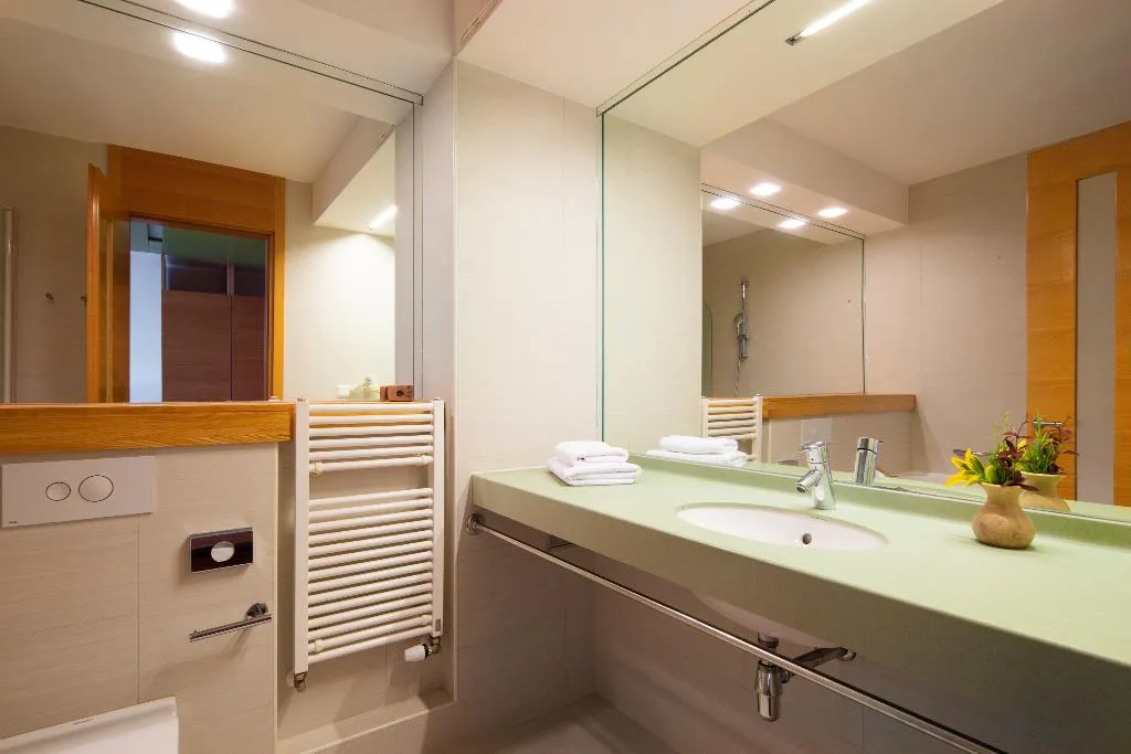Double or Twin SUPERIOR SEA VIEW Room, Aminess Vival Velaris Resort, Split