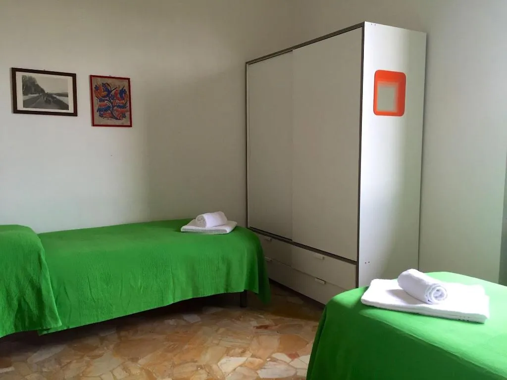 Room, Iris Florentina, Florence