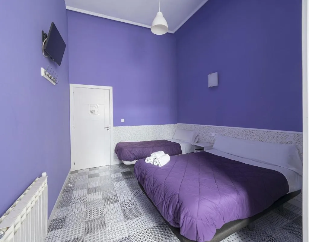 Room, Hostal Apolo Xi, Madrid