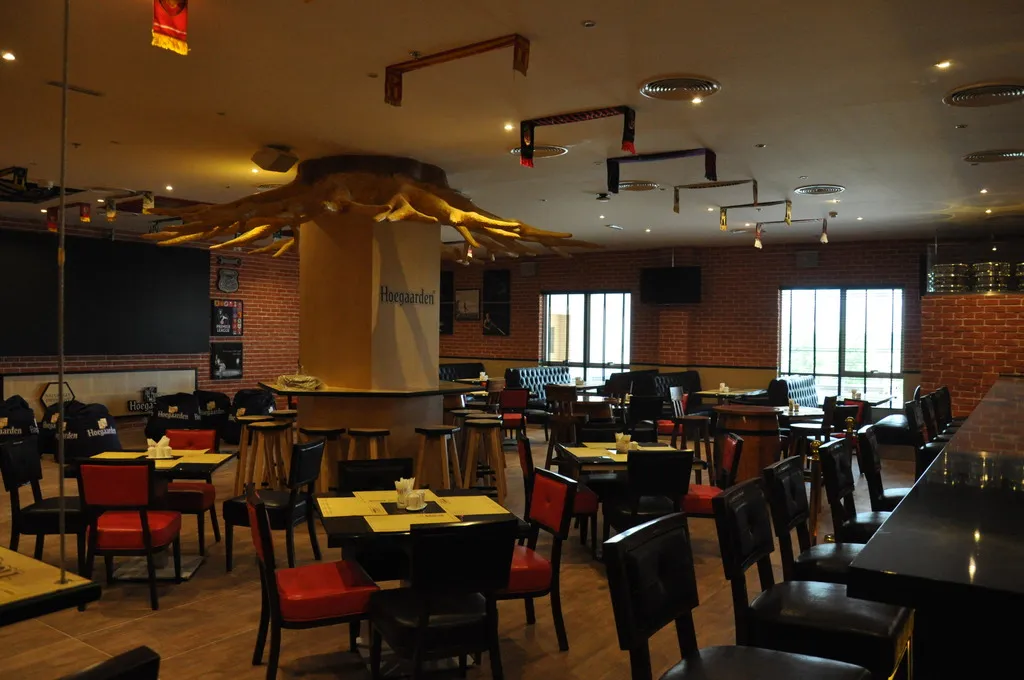 Bar, Fortune Park Hotel, Dubai