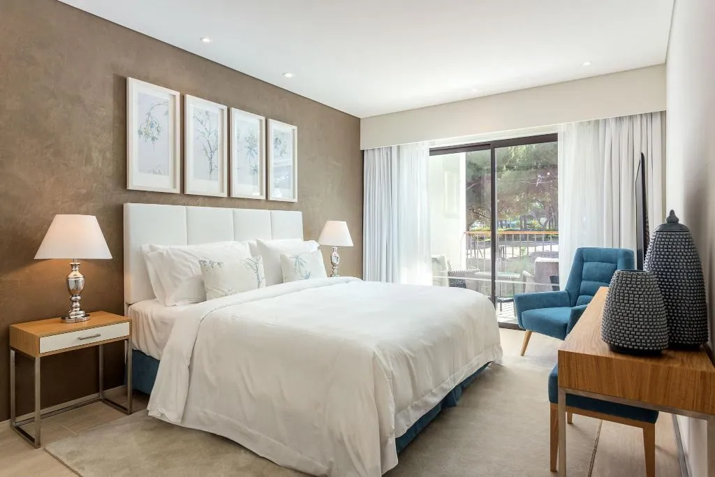 Room, Pine Cliffs Gardens, Algarve