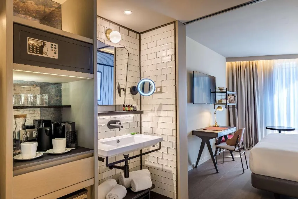 Room, Canopy by Hilton Madrid Castellana, Madrid