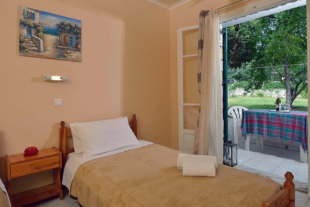 STUDIO STANDARD Room, Damaskis Studios, Corfu