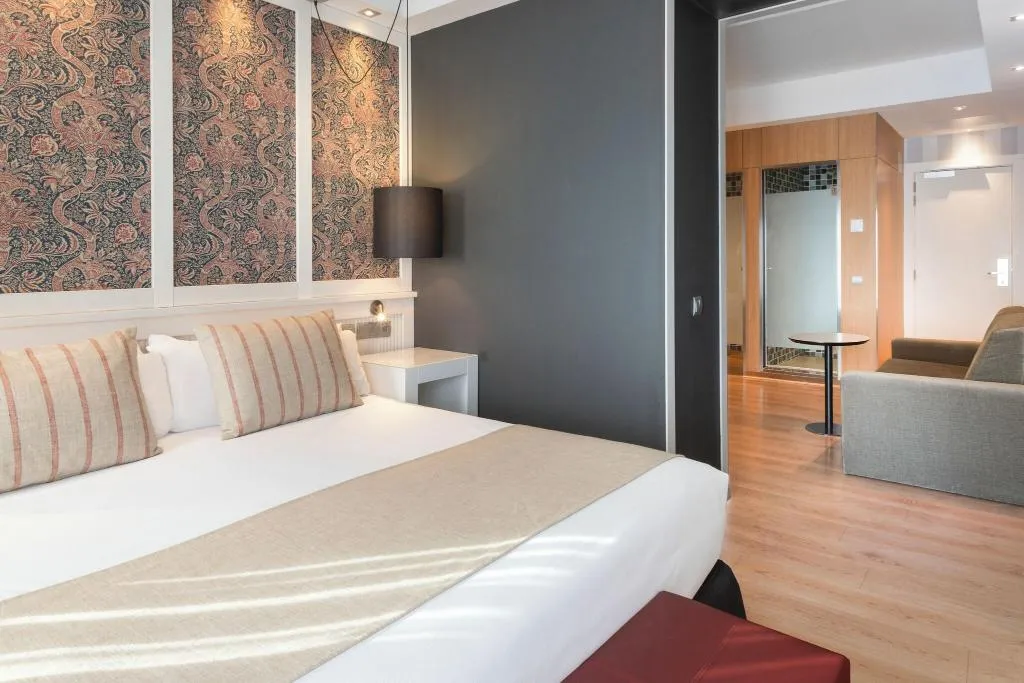 DOUBLE SUPERIOR Room, Catalonia Reina Victoria Hotel, Costa Del Sol