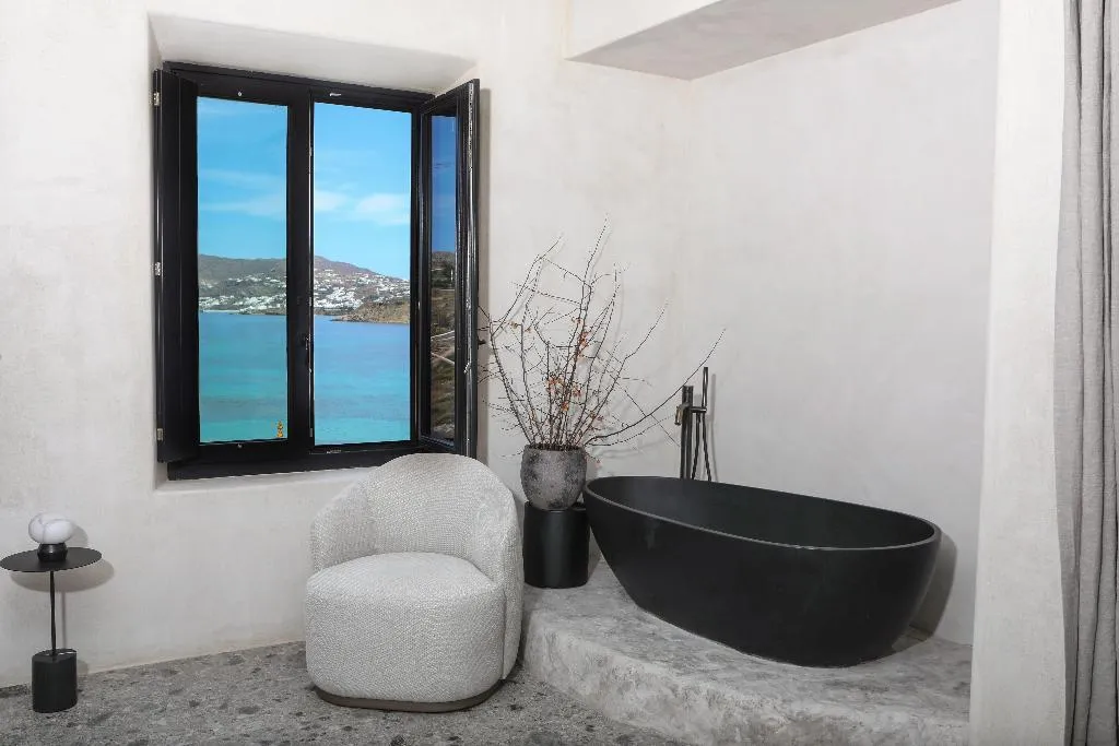SUITE WITH PRIVATE POOL Room, Aeonic Suites & Spa, Mykonos