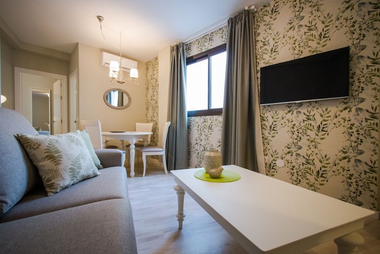 Holidays2Malaga Suites Apartments, Costa Del Sol
