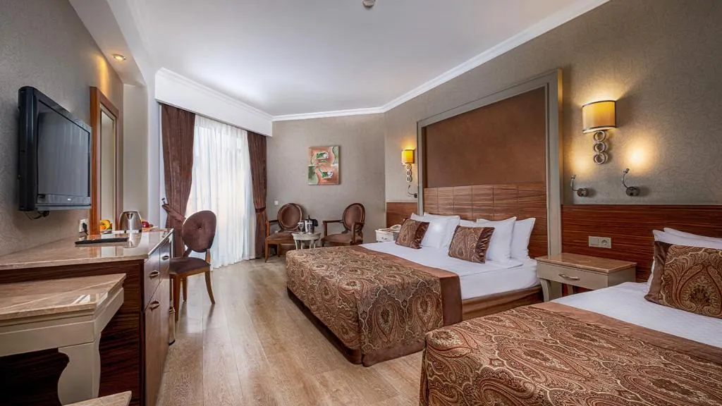 DOUBLE LAND VIEW Room, Well Palace Side, Antalya