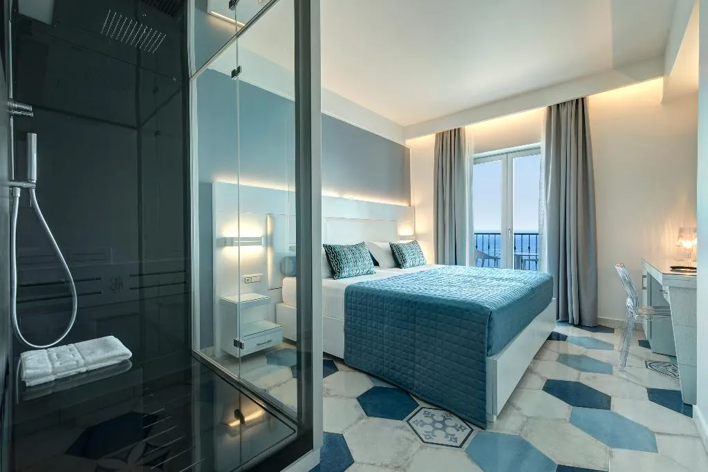 JUNIOR SUITE STANDARD Room, Lloyd's Baia, Naples
