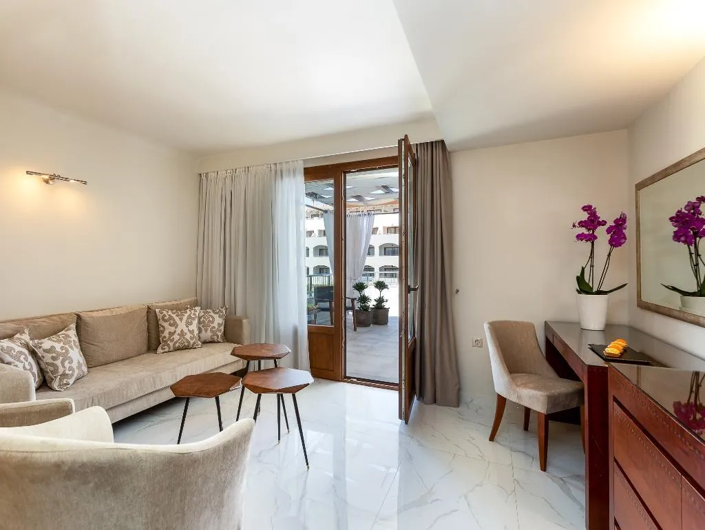 SUITE STANDARD Room, Theartemis Palace, Crete