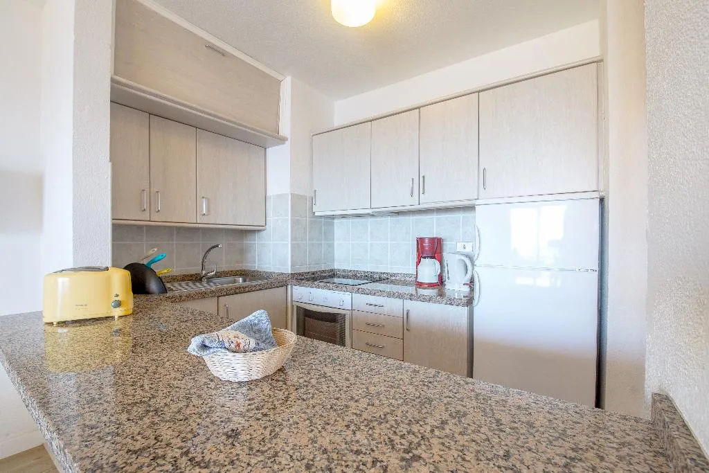 APARTMENT SUPERIOR CAPACITY 4 Room, Apartamentos Albatros, Tenerife