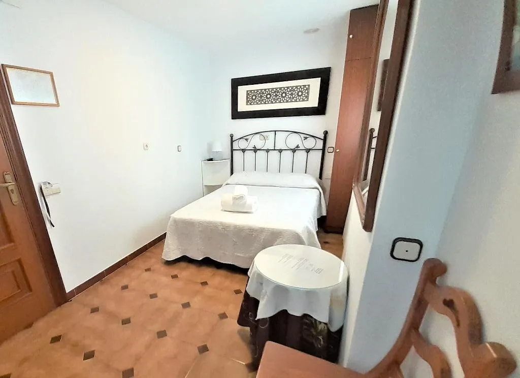 Room, Hostal Kokkola, Costa Del Sol