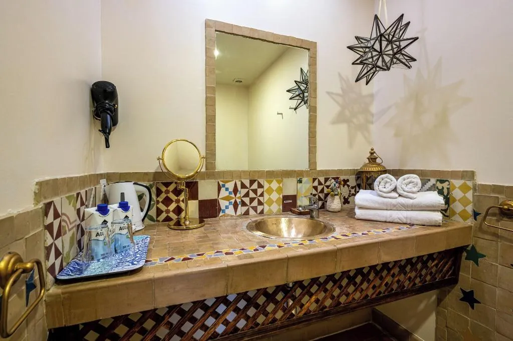 Room, Aal Cachucho, Madrid