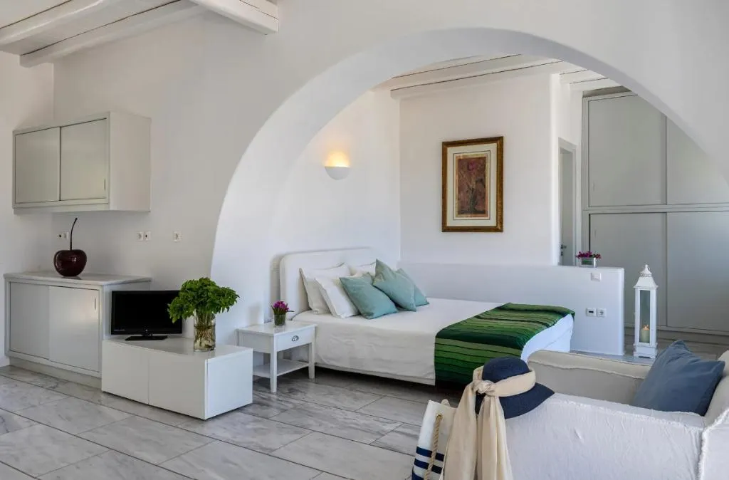 JUNIOR SUITE CAPACITY 3 Room, Olia Hotel, Mykonos