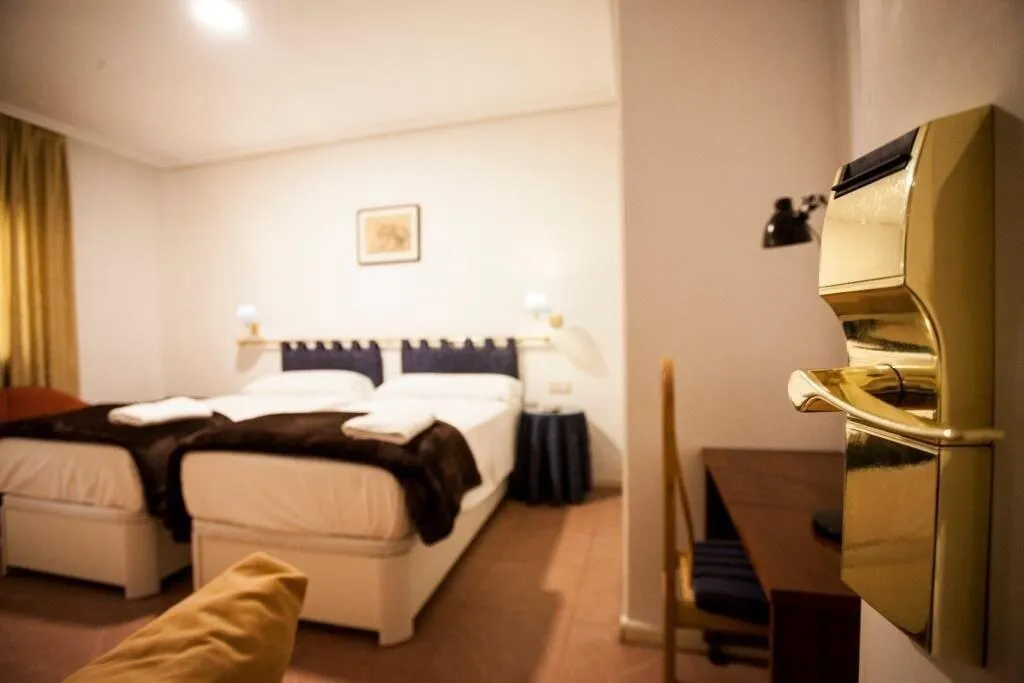 Room, Hostal JQC Ártico, Madrid