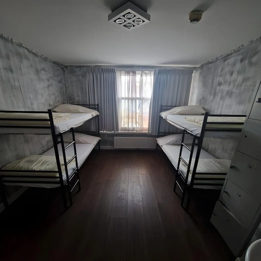 Room, Amigo Budget Hostel, Amsterdam