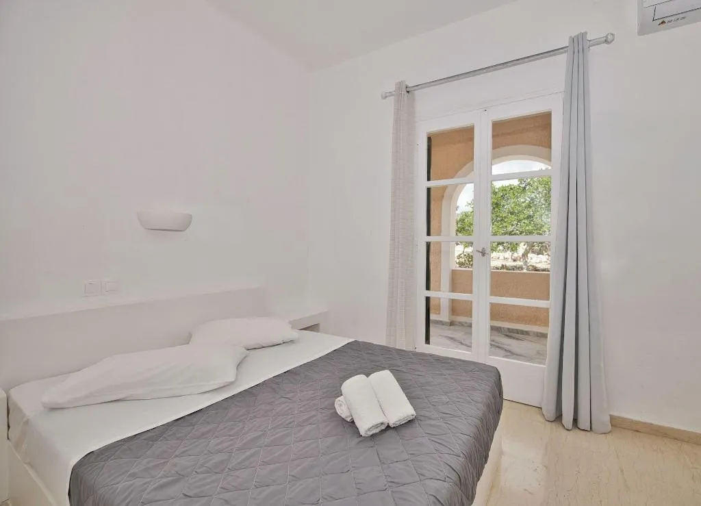 Room, Ira Apartments, Santorini