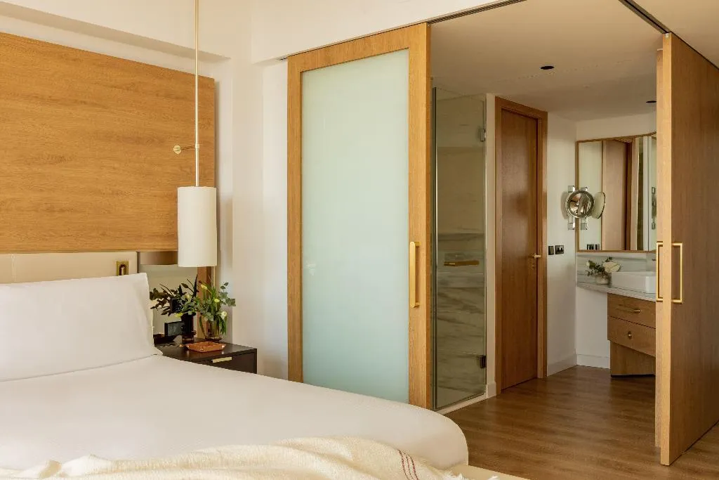 Room WITH VIEWS Room, Torre Melina Gran Melia, Barcelona