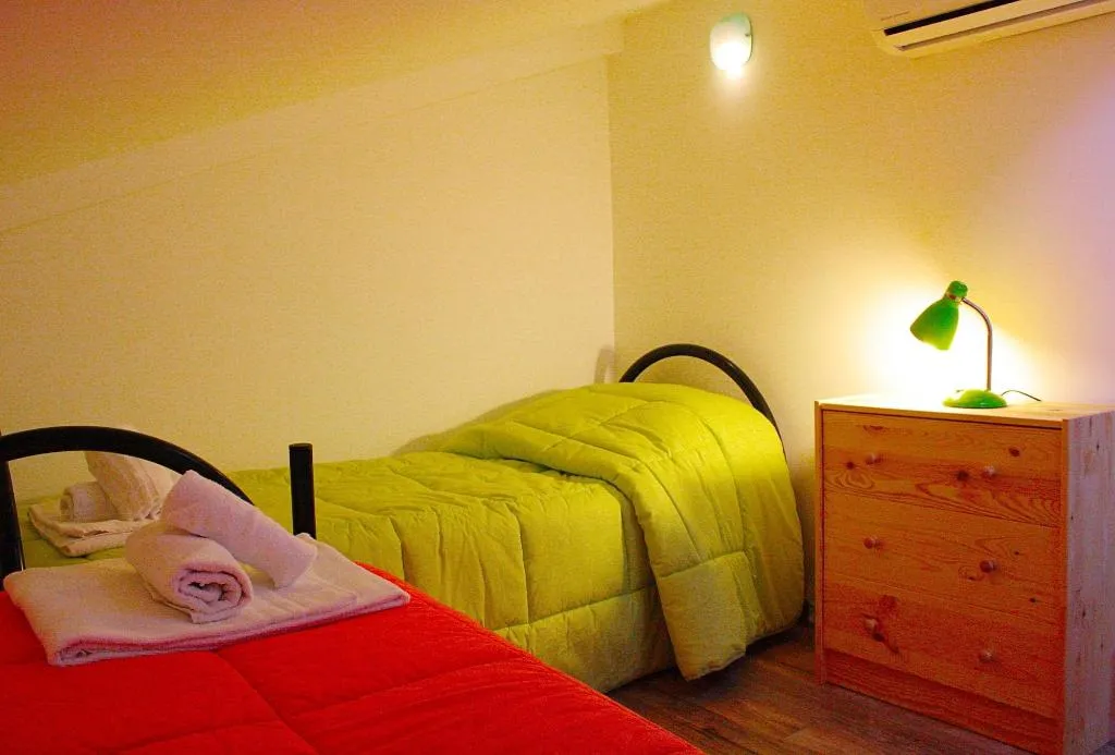 Room, City-in-hostel-B&B, Catania