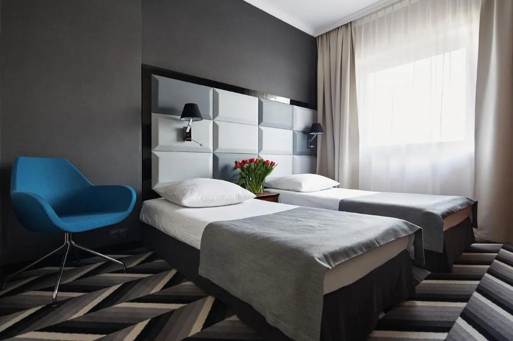 Room, Apis, Krakow