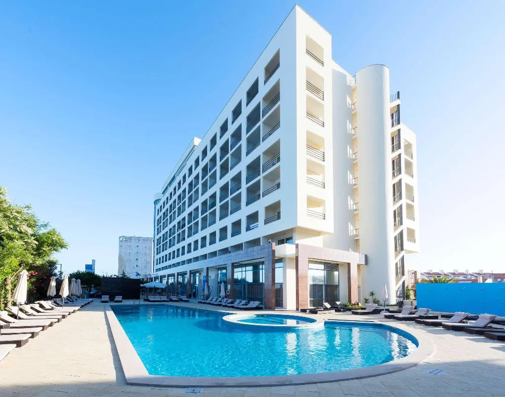 Pool, Tryp Lisboa Caparica Mar Hotel, Lisbon