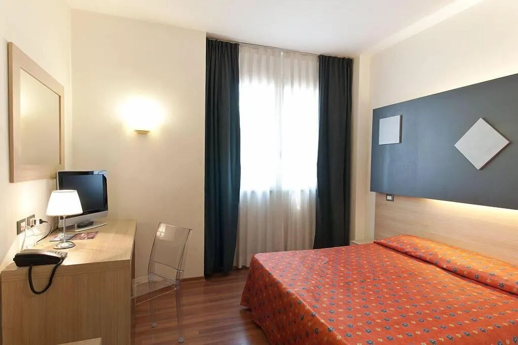 Room, Hotel San Remo, Rome