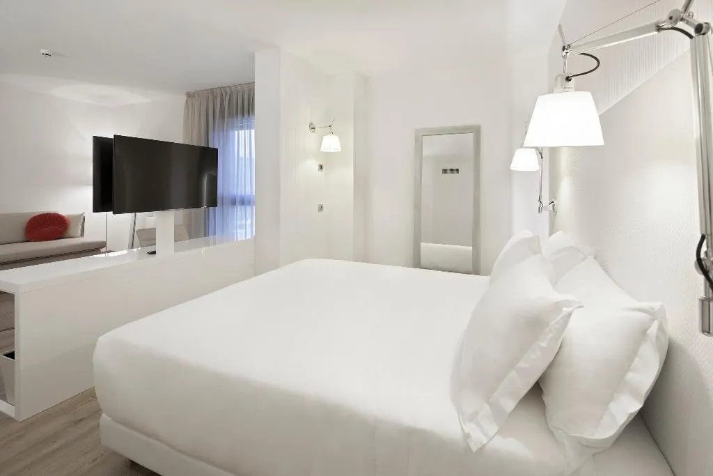 JUNIOR SUITE STANDARD Room, NH Milano Congress Centre, Milan