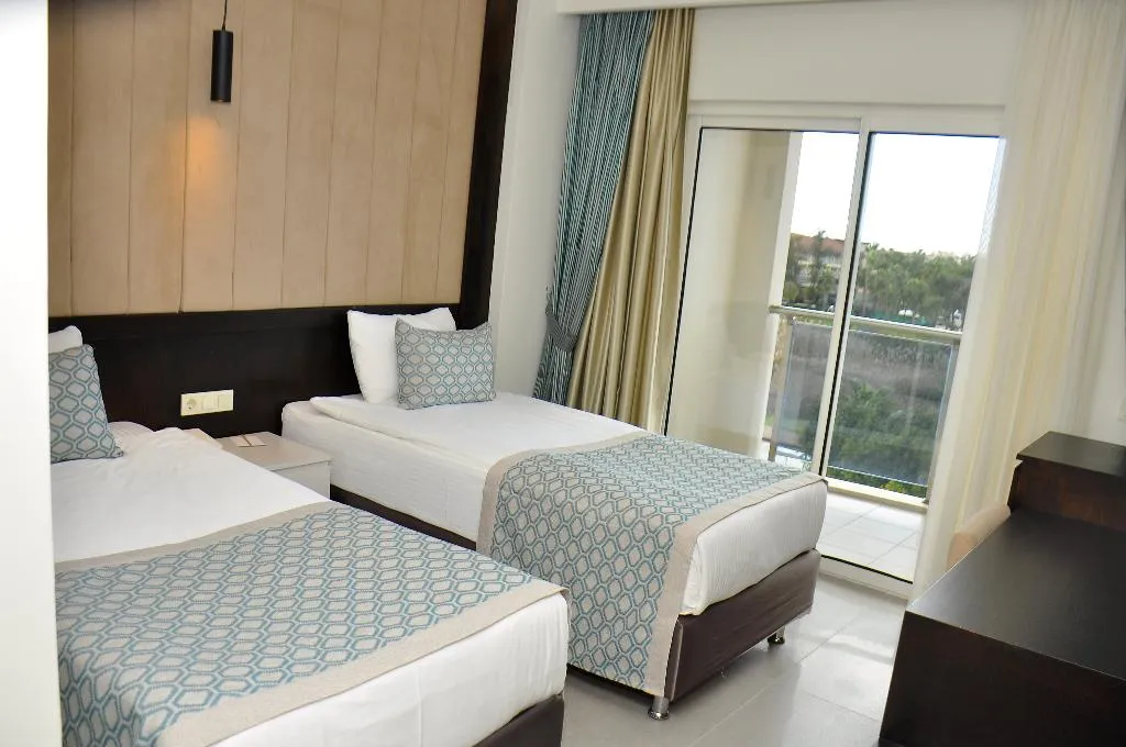 FAMILY ROOM TWO BEDROOMS TWO BATHROOMS Room, Lrs Lake&River Side Hotel & Spa, Antalya