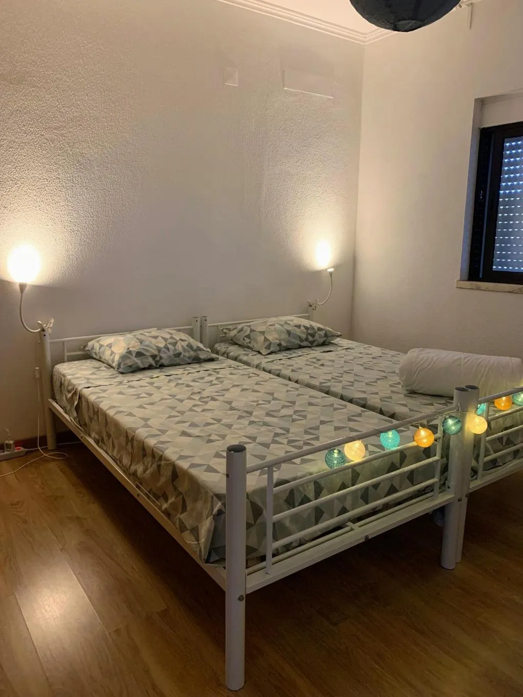 TWIN WITH SHARED BATHROOM Room, Sublime Sun and Van by Meco Stays, Lisbon
